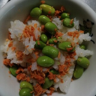 枝豆と鮭の混ぜご飯